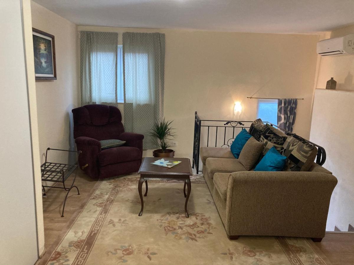 Relax And Explore, Alva Apartment Solin Luaran gambar